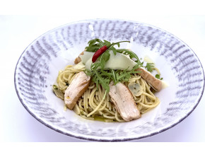 SPAGHETTI  AGLIO  OLIO E  PEPERONCINO s kuracím mäsom